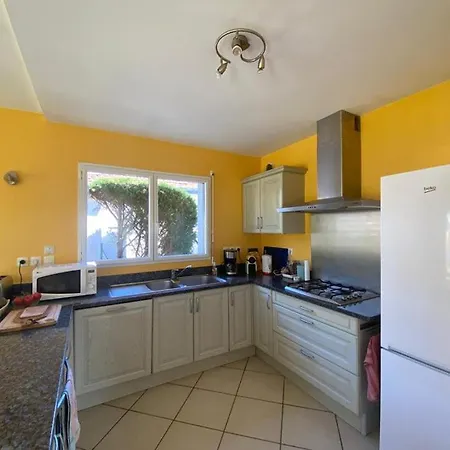 Villa Maison Spacieuse Au Calme Avec Beau Jardin Arbore *
